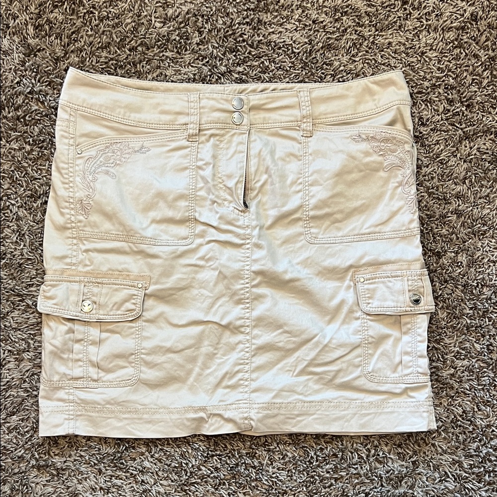 White House Black Market Beige Skirt